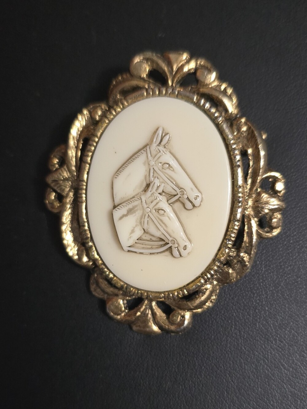 Equestrian Cameo Brooch Two Horse Heads on Gold-tone Framed Glass